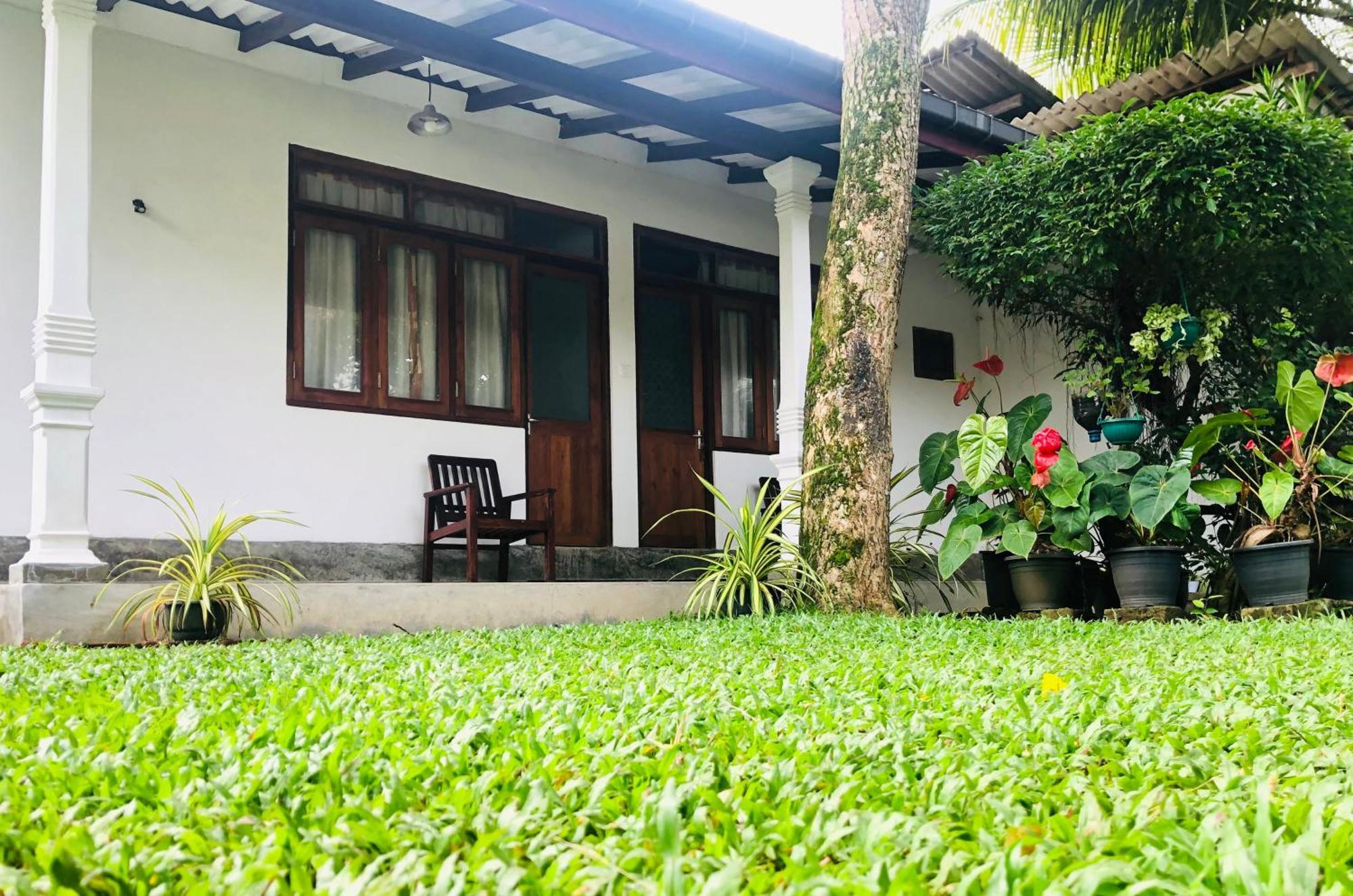 Hotel Waves Hikkaduwa Exterior foto