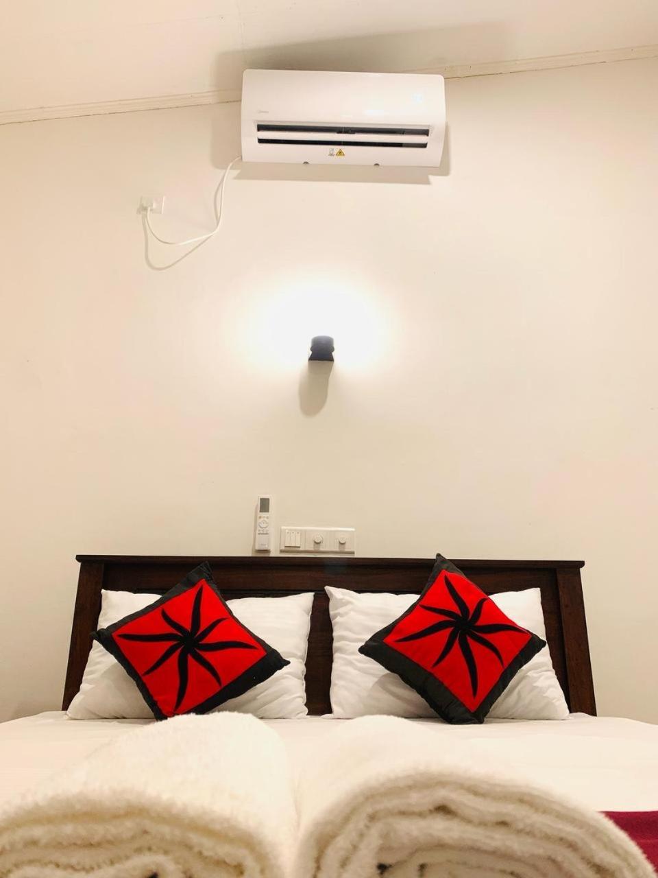 Hotel Waves Hikkaduwa Exterior foto